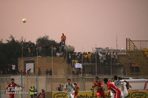 بازی پرسپولیس با قلیان و دود را تماشا کنید!