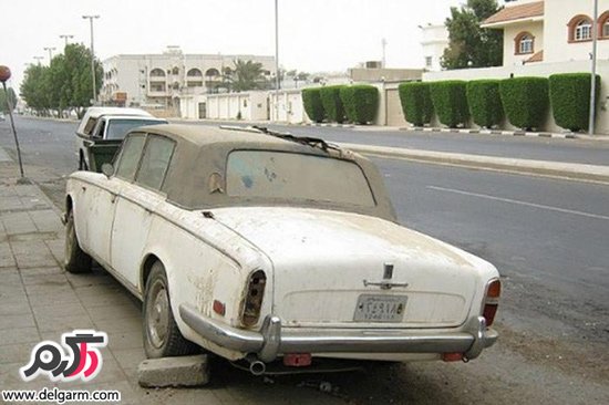 خودروهای لوکس و گران قیمت در دبی رها شدند!