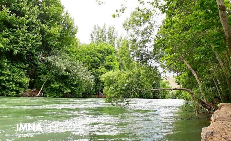 روستایی کرچگان در منطقه ای کوهستانی 