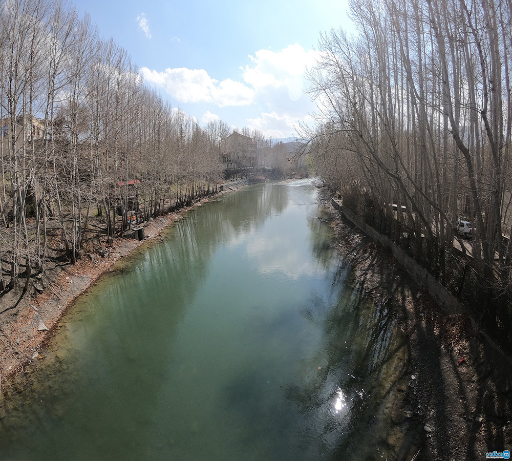 روستایی کرچگان در منطقه ای کوهستانی 