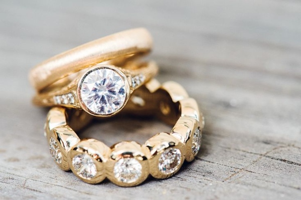 حلقه و پشت حلقه الماسی ازدواج زیبا