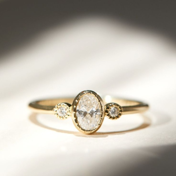 انگشتر دخترانه الماس ساده و ظریف و زیبا