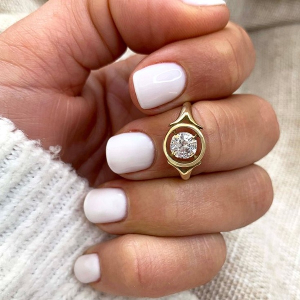 انگشتر طلا با نگین الماس زنانه و زیبا