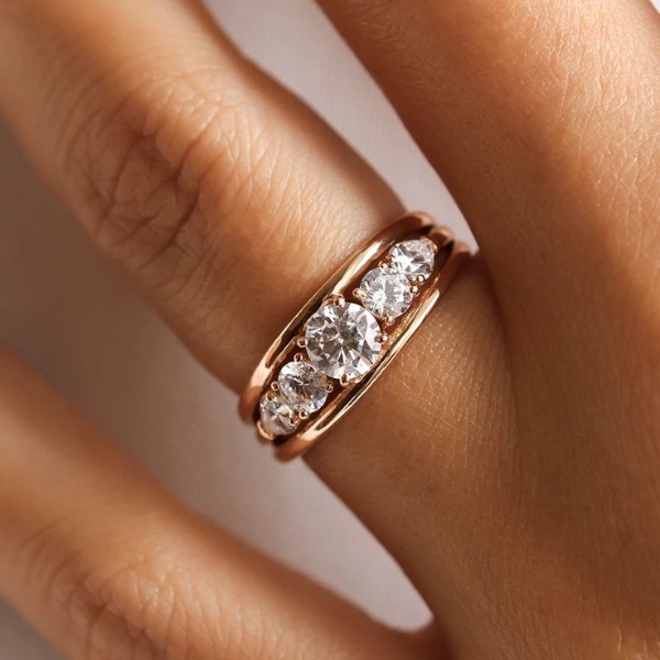 مدل انگشتر جذاب زنانه با نگین الماس زیبا